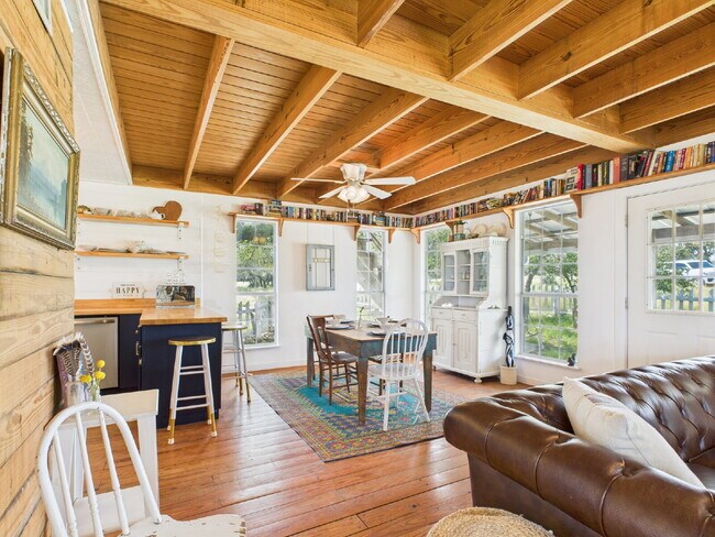 Building Photo - Hunting Retreat with 40 acre Yard
