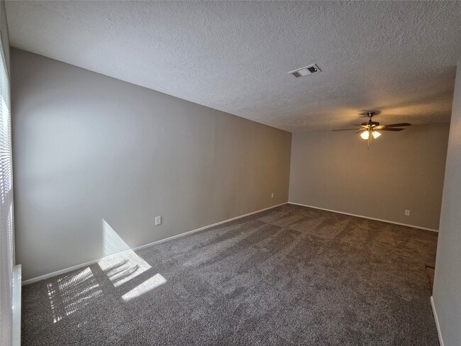 Building Photo - 16506 Forest Bend Ave