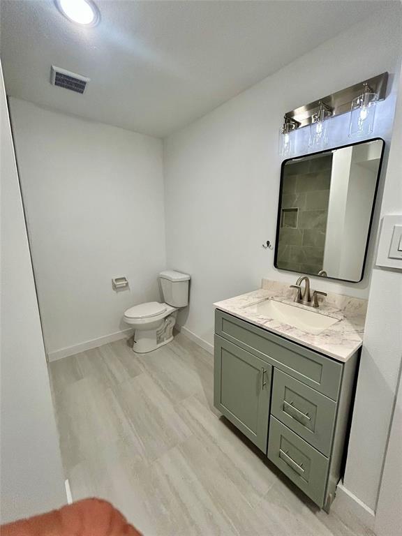 Building Photo - 5718 Eskridge St