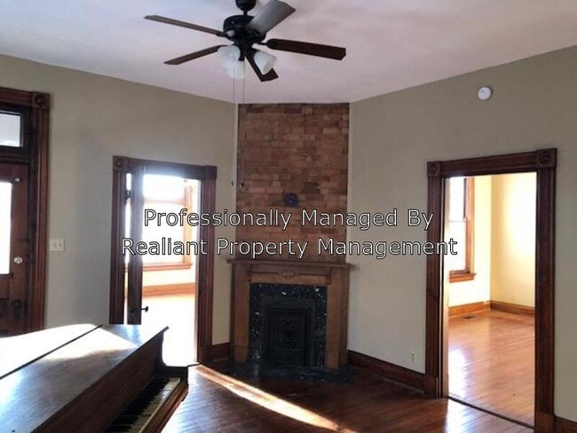 Building Photo - 244 Linden Ave