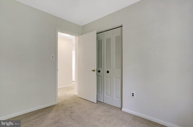 Building Photo - 7416 Spring Tree Dr