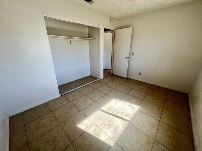 Building Photo - 6001 Mariposa Ave