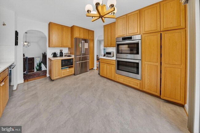 Building Photo - 1726 Glastonberry Rd