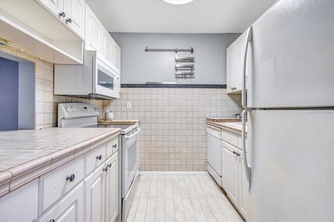 Building Photo - 3254 S Semoran Blvd