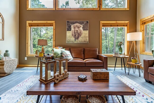 Building Photo - 43 Medina Ct