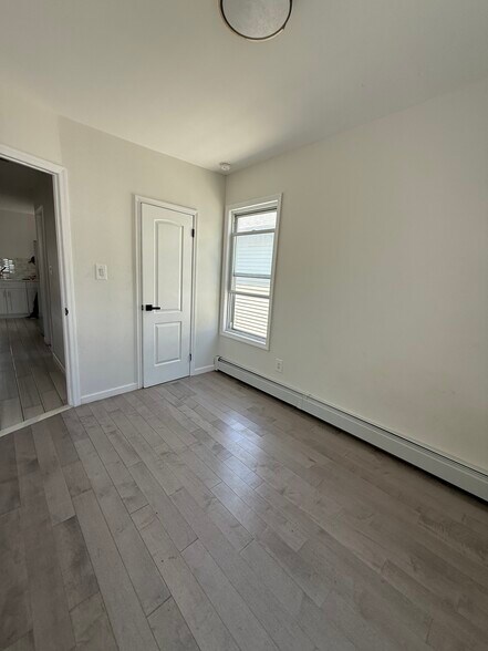 Building Photo - 2327 E 23rd St