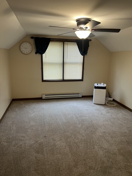 Building Photo - 513 Linden St