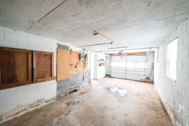 Building Photo - 4 Bedroom || 3 Bathroom Home with Finished Basement