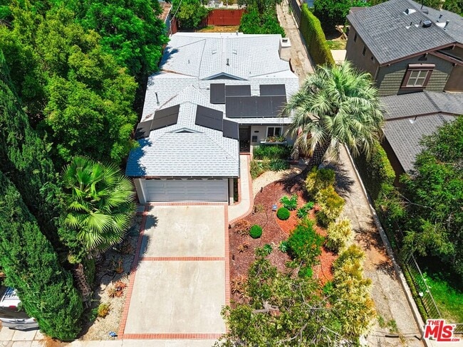 Building Photo - 22101 Buenaventura St