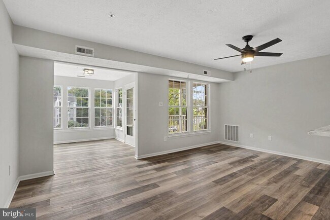 Building Photo - 900 Jessicas Ln