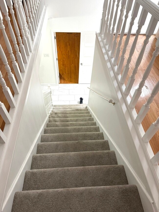 Building Photo - 17312 Valley View Dr