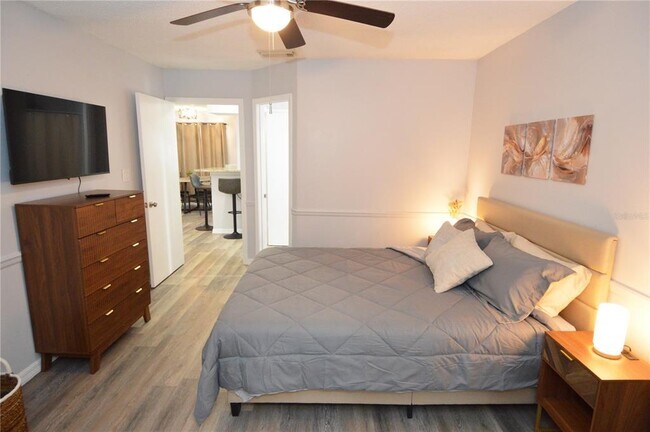 Building Photo - 8754 Mallard Reserve Dr