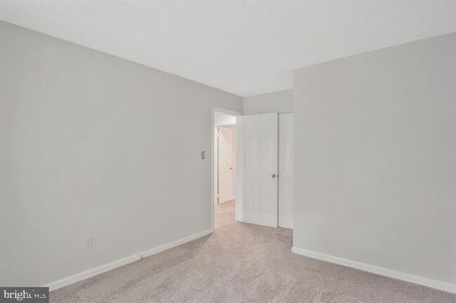 Building Photo - 4325 Lord Fairfax Ct