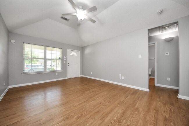 Building Photo - 1324 S Johnson St