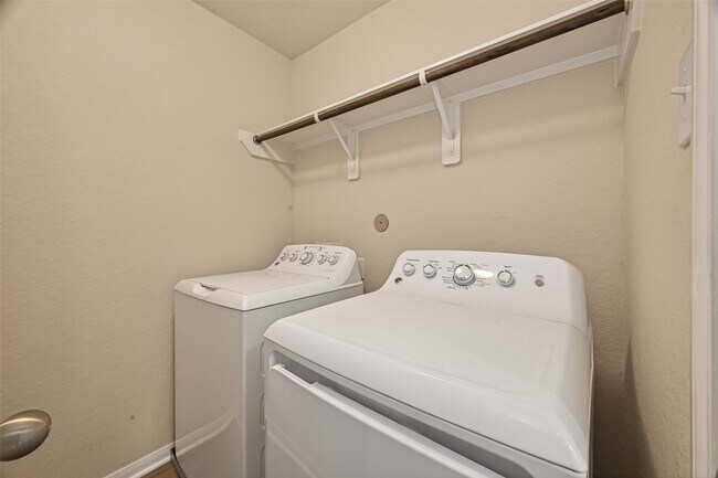 Building Photo - 15319 Meandering Post Trl