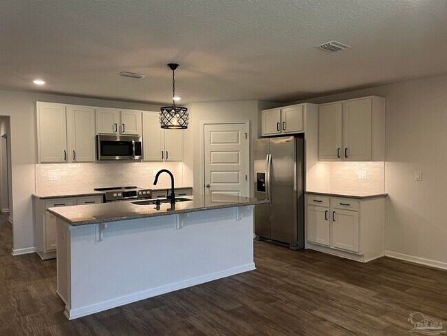 Building Photo - 5789 Guinevere Ln