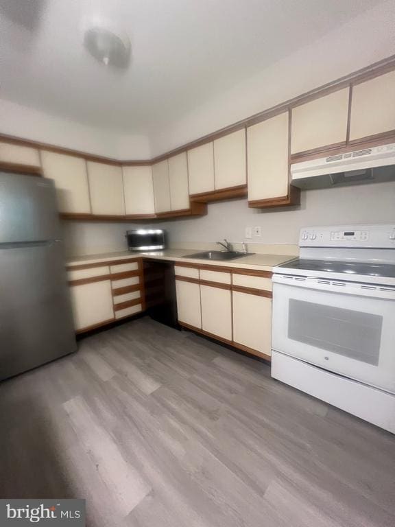 Building Photo - 208 Garnet Dr