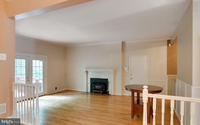 Building Photo - 7801 Cliffside Ct
