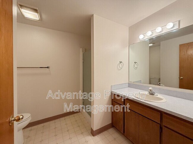 Building Photo - 240 S Monmouth Ave