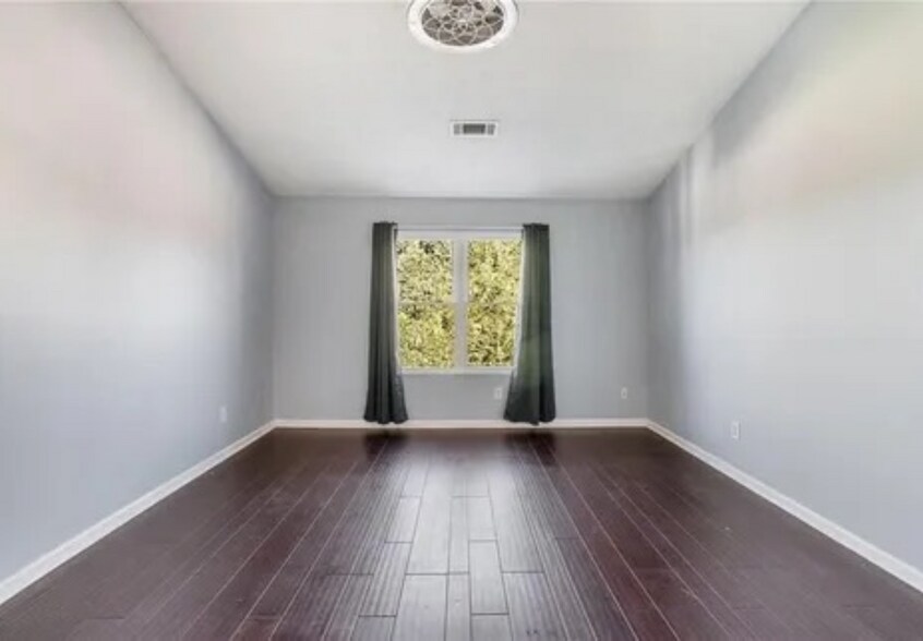 Building Photo - 5563 Windfall Ln