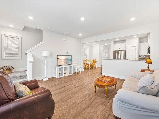 Building Photo - 109 Shallons Dr