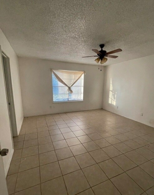 Building Photo - 2714 Tampico Dr