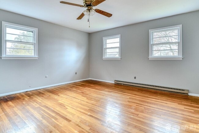 Building Photo - 347 Lincoln Blvd