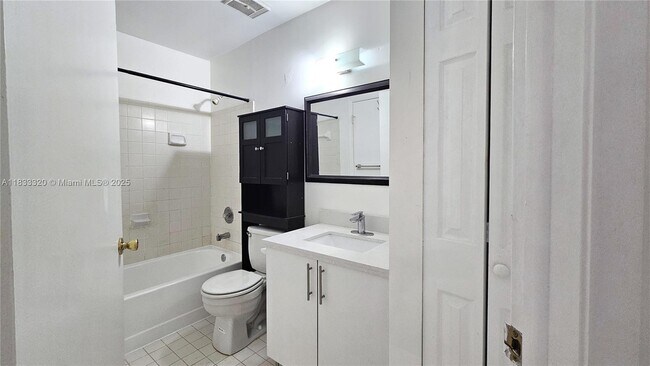 Building Photo - 9277 SW 138th Pl