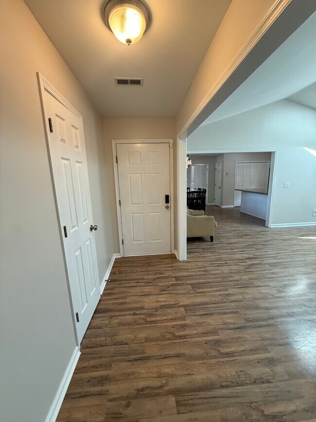 Building Photo - 3216 Timberwolf Ave