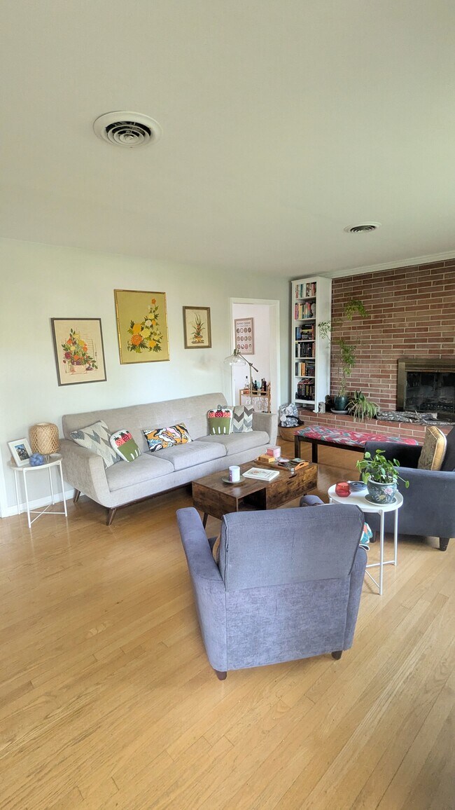 Building Photo - 2343 Penrose Dr