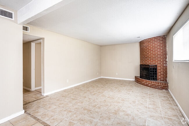 3BR, 2BA - 1300 SF - L & A Conquistador Apartments