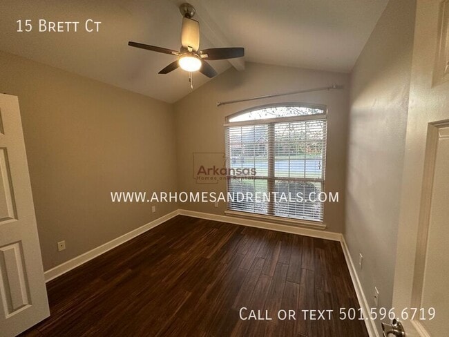 Building Photo - 15 Brett Ct