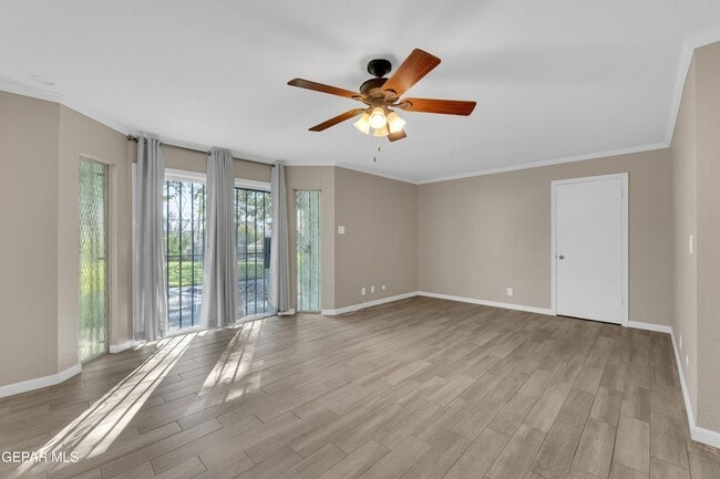 Building Photo - 350 Thunderbird Dr