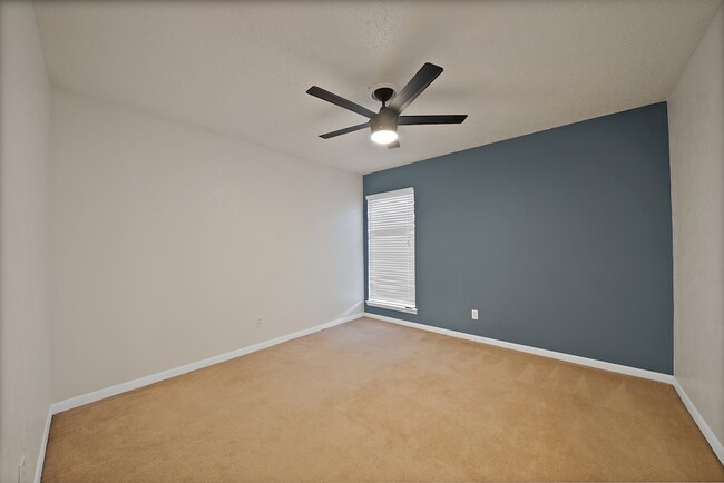 Building Photo - 1611 Celeste Ct