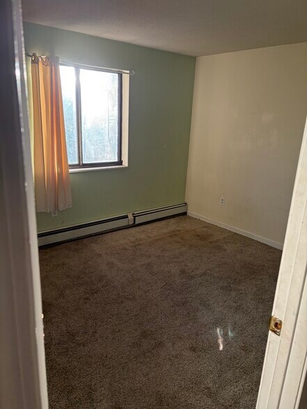 Building Photo - 1225 Bodwell Rd