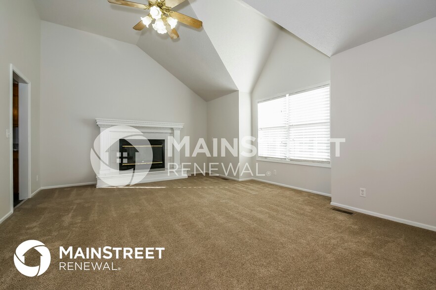 Building Photo - 3320 S Bryn Mawr Dr