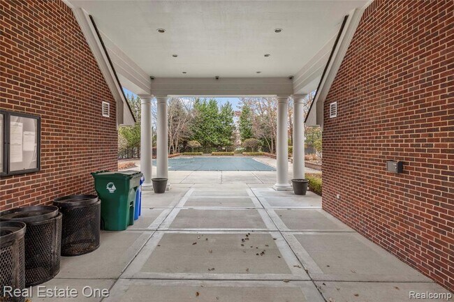 Building Photo - 23102 Alexa Dr