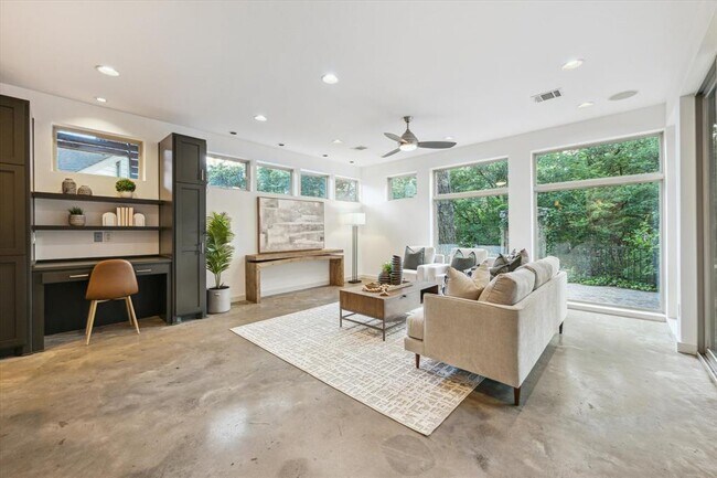 Building Photo - 133 Frederick St