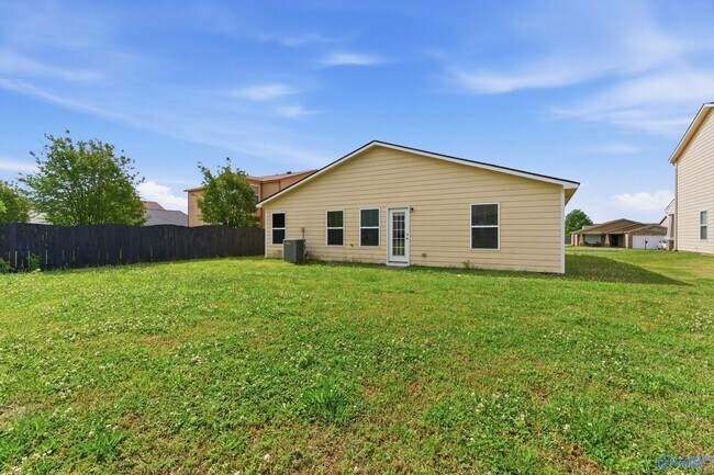 Building Photo - 29889 Glenrose Way