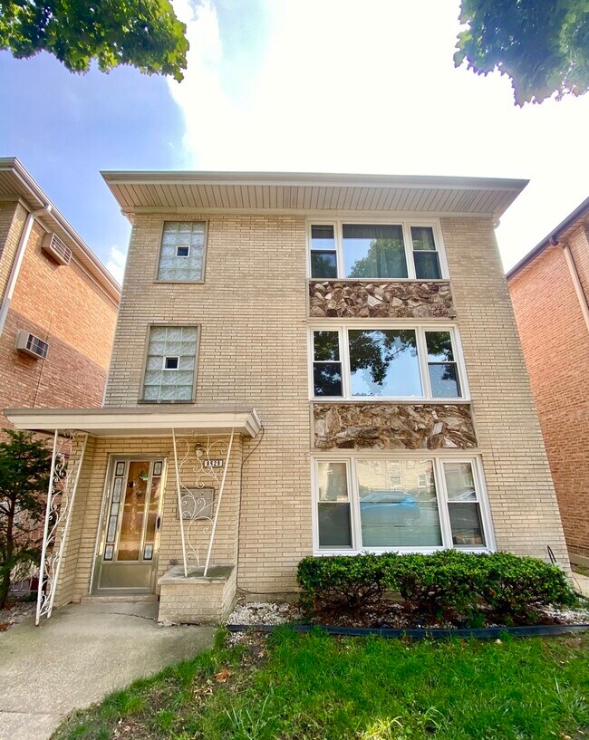 Primary Photo - 8629 W Summerdale Ave