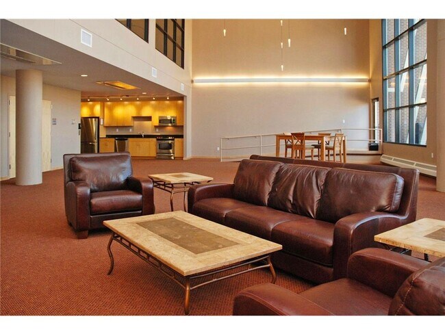 Building Photo - 401 N 2nd St