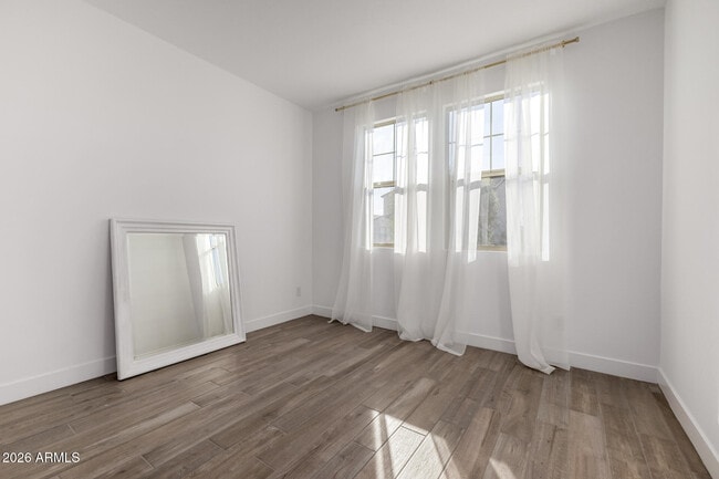 Building Photo - 16780 W Cameron Dr