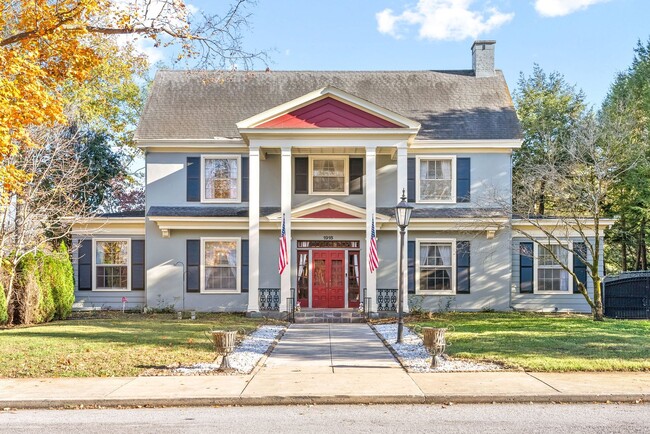 Primary Photo - Historic Beauty Close to Downtown