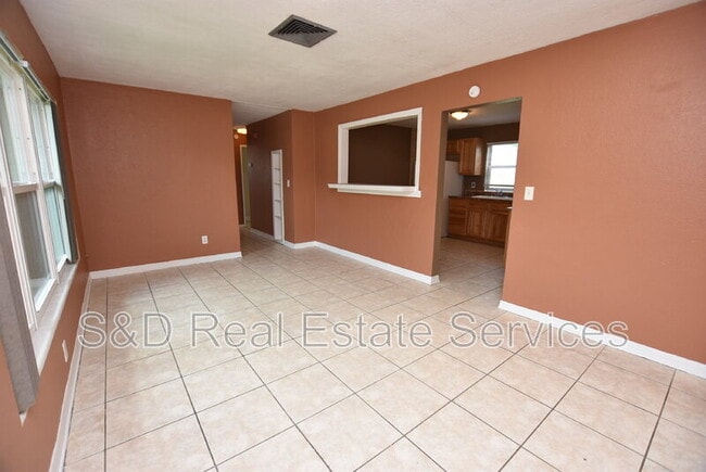 Building Photo - 1804 Elk Dr