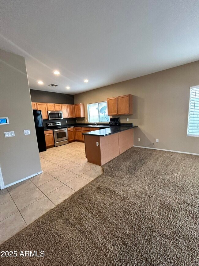 Building Photo - 45168 W Mescal Dr