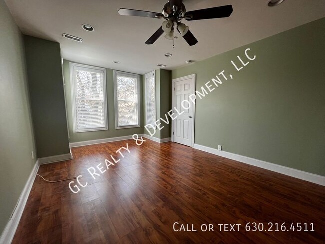 Building Photo - 1707 N Washtenaw Ave