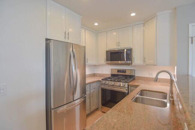 Building Photo - 12530 Venice Blvd.