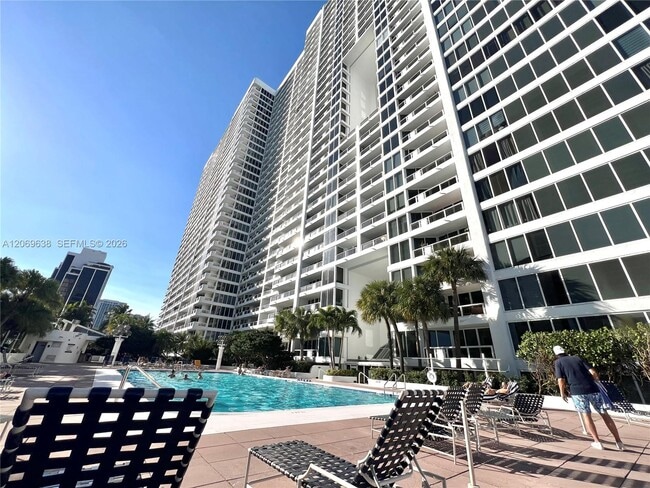 Building Photo - 1717 N Bayshore Dr