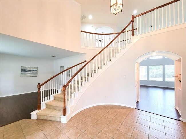 Building Photo - 17715 Laguna Trail Dr