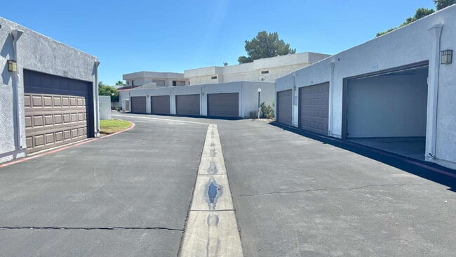 Building Photo - Rm Resort, Rancho Mirage 3 Bedrooms, 3 Bat...